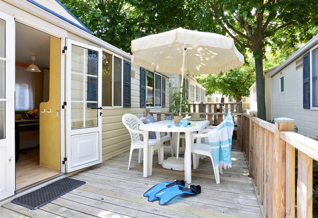 Camping Senia Riu Sant Pere Pescador Exterior foto