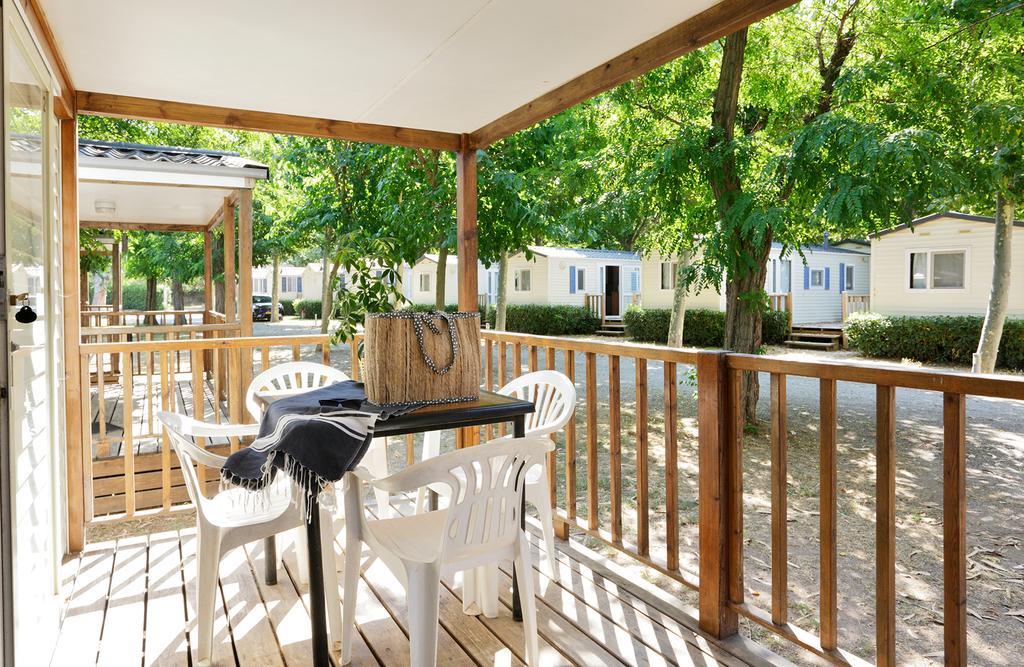 Camping Senia Riu Sant Pere Pescador Exterior foto